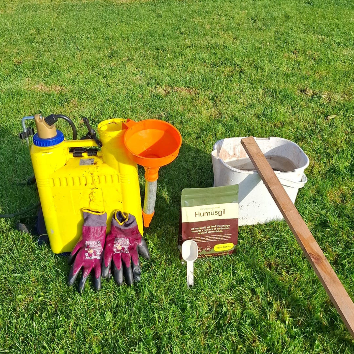 
                  
                    Humusoil 1kg pack with mixing and application equipment used by a customer
                  
                